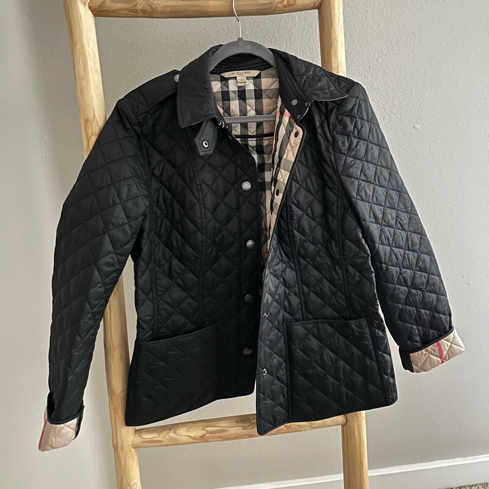 BURBERRY PUFFER JACKET size Medium New Condition
